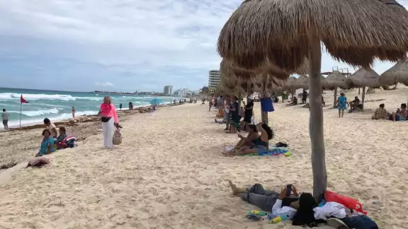 La afluencia de bañistas ha sido constante La afluencia de bañistas ha sido constante