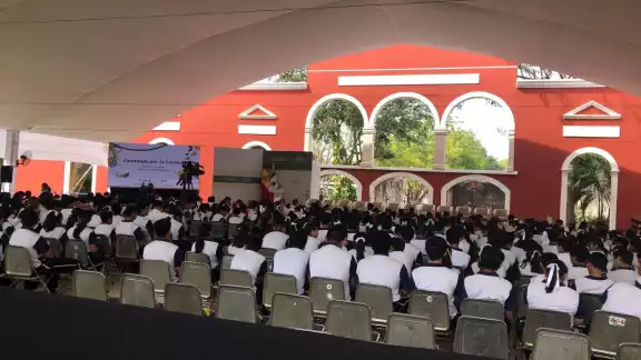 Estudiantes son invitados al programa 'Fandangos por la Lectura' en Umán Estudiantes son invitados al programa 'Fandangos por la Lectura' en Umán