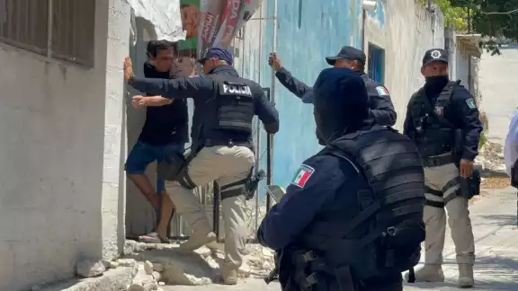 El hombre dijo a policías que se encontraba bien luego de pedir auxilio El hombre dijo a policías que se encontraba bien luego de pedir auxilio
