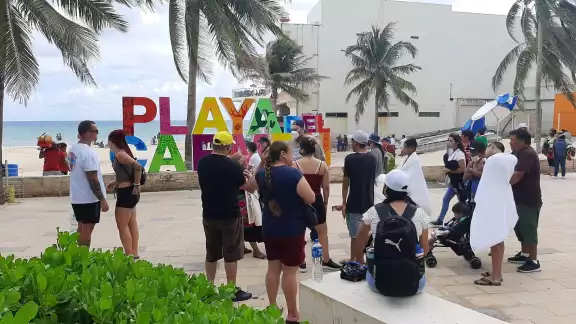 Los hoteleros indican que algunos turistas temen reservar debido a que su país puede modificar medidas restrictivas por el COVID