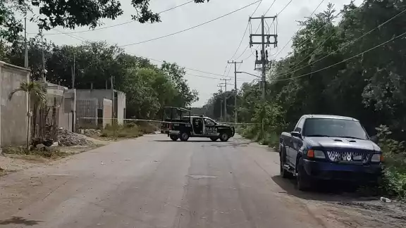 El cadáver de la mujer fue dejado en un área verde cerca del fraccionamiento La Selva en la Región 225 de Cancún El cadáver de la mujer fue dejado en un área verde cerca del fraccionamiento La Selva en la Región 225 de Cancún