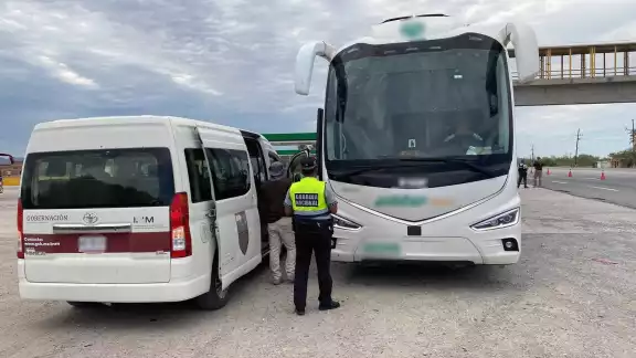 En Sonora, rescatan 62 personas migrantes de Centroamérica, Asia y África