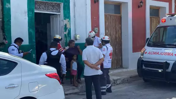 Una mujer fue atendida por paramédicos de la Cruz Roja Una mujer fue atendida por paramédicos de la Cruz Roja