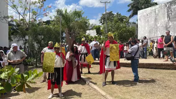 Reos del Cereso de Mérida hicieron su propio Viacrucis