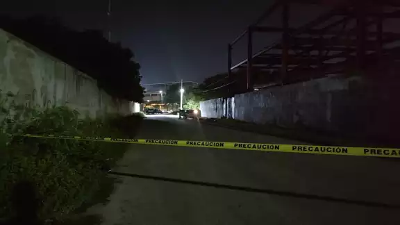 Agentes de alto impacto cercan el Malibrán donde el jueves intentaron asesinar a un hombre Agentes de alto impacto cercan el Malibrán donde el jueves intentaron asesinar a un hombre