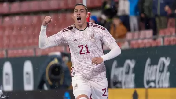 México cumple y golea a Irak con Rogelio Funes Mori brillando México cumple y golea a Irak con Rogelio Funes Mori brillando