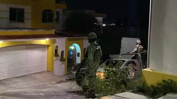 Efectivos de la FGE y de la Sedena realizan cateos en casas de Campeche Efectivos de la FGE y de la Sedena realizan cateos en casas de Campeche