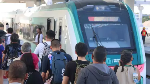 A partir del 29 de febrero, el Tren Maya ya contará con autobuses gratuitos y propios para el traslado desde el aeropuerto de Cancún