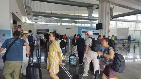 El aeropuerto de Campeche lució mucho movimiento este domingo El aeropuerto de Campeche lució mucho movimiento este domingo