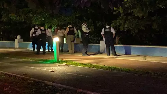La víctima recuperó sus pertenencias que fueron arrojadas al mar
