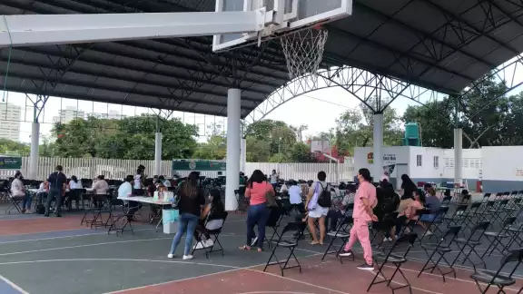 Personal encargado de la aplicación de las vacunas anticovid a menores de entre 12 y 15 años no dio detalles del menor