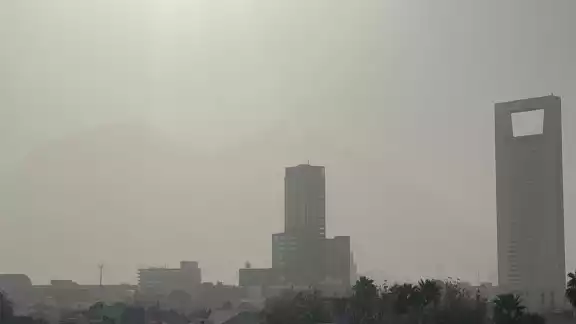 La mala calidad del aire provocó que la Secretaría del Medio Ambiente activa la alerta en Monterrey La mala calidad del aire provocó que la Secretaría del Medio Ambiente activa la alerta en Monterrey