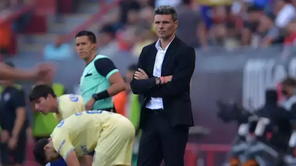 'Tano' Ortiz confirma su continuidad al frente del América 'Tano' Ortiz confirma su continuidad al frente del América