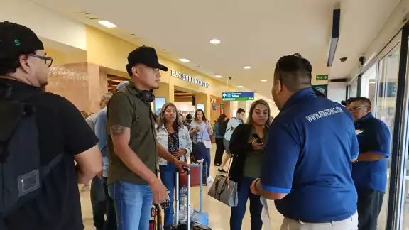 Un pasajero desembolsó más de 6 mil pesos por su vuelo Un pasajero desembolsó más de 6 mil pesos por su vuelo