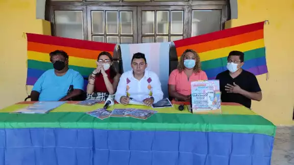 Los activistas invitaron a la ciudadanía en general a participar Los activistas invitaron a la ciudadanía en general a participar