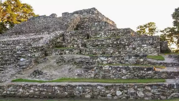 La estructura maya corresponde del año 1000 al 1200 d.C La estructura maya corresponde del año 1000 al 1200 d.C