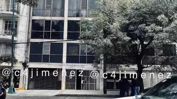 El domicilio donde ocurrió el tiroteo se encuentra en el número 10 de la calle Durango de la colonia Roma en CDMX. Foto: @C4jimenez El domicilio donde ocurrió el tiroteo se encuentra en el número 10 de la calle Durango de la colonia Roma en CDMX. Foto: @C4jimenez