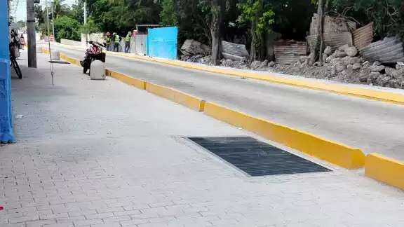 Vecinos piden al Ayuntamiento y Gobierno de Campeche que atiendan el estado de las alcantarillas Vecinos piden al Ayuntamiento y Gobierno de Campeche que atiendan el estado de las alcantarillas