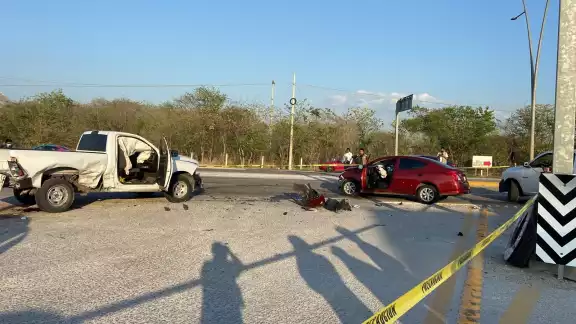 Fuerte accidente en el Periférico de Campeche Fuerte accidente en el Periférico de Campeche