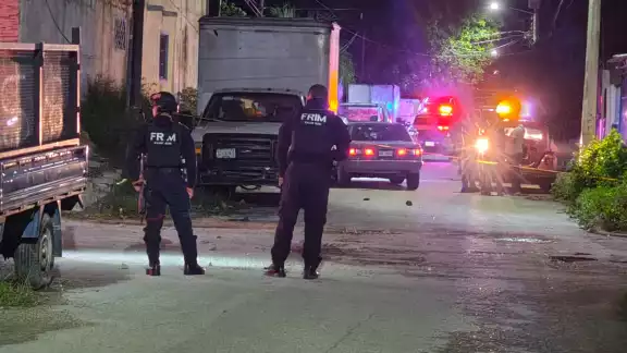 Peritos aseguraron  más de 10 casquillos  de distintos calibres  en la zona, donde  testigos vieron a  cuatro agresores