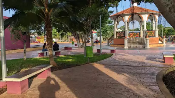 La niña fue ubicada alrededor del mediodía en el parque La niña fue ubicada alrededor del mediodía en el parque