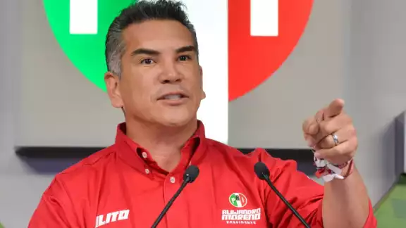 Alito Moreno fue retenido por segunda ocasión en el aeropuerto de la Ciudad de México