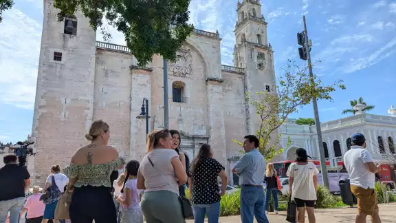 Yucatecos asistirán a la misa en la Catedral de Mérida Yucatecos asistirán a la misa en la Catedral de Mérida