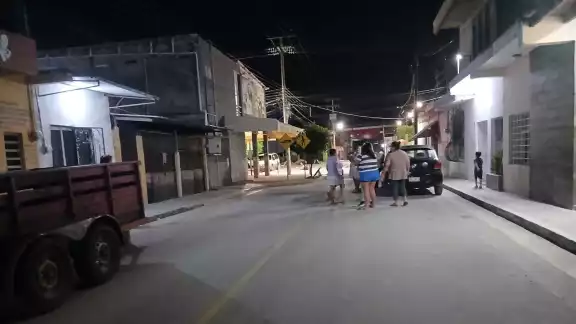 Ladrón escapa tras ser descubierto en techos de viviendas Ladrón escapa tras ser descubierto en techos de viviendas