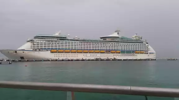 El transatlántico es el primer crucero que llega a Cozumel tras un año sin recibir estas embarcaciones El transatlántico es el primer crucero que llega a Cozumel tras un año sin recibir estas embarcaciones