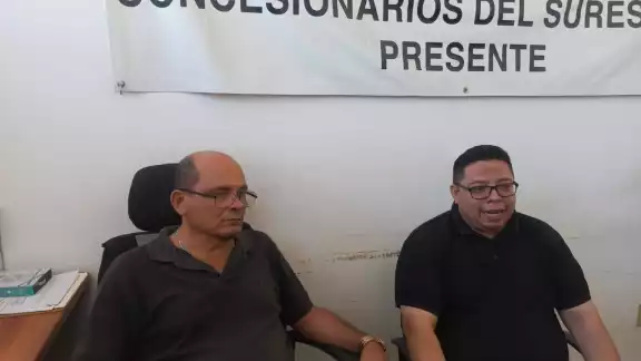 Usuarios denunciaron cobros de hasta 250 pesos fuera de la estación Usuarios denunciaron cobros de hasta 250 pesos fuera de la estación