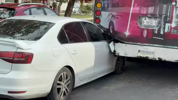 Accidente en avenida Concordia deja daños materiales pero sin heridos Accidente en avenida Concordia deja daños materiales pero sin heridos