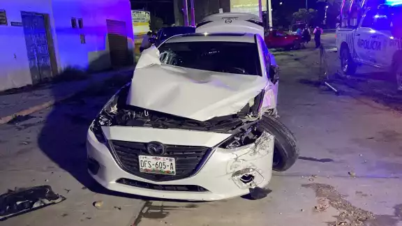El conductor fue detenido por vecinos El conductor fue detenido por vecinos