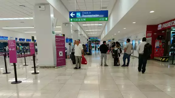 La afluencia de pasajeros en el aeropuerto de Mérida se mantiene con normalidad La afluencia de pasajeros en el aeropuerto de Mérida se mantiene con normalidad