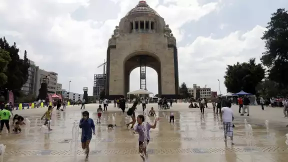 Continúan altas temperaturas por tercera ola de calor en México