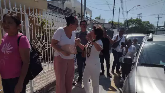 Marí Fritz acudió a votar al Instituto Universitario Eloísa Patrón de Rosado, de la colonia Itzimná de esta capital.