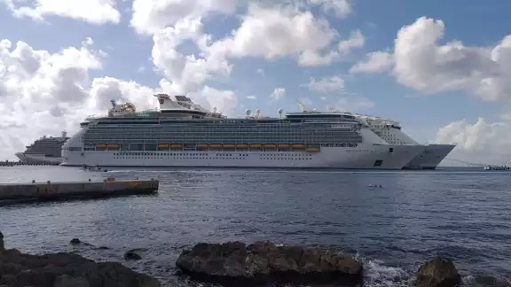 Dos cruceros de la Royal Caribbean arribaron al Puerto SSA México en Cozumel Dos cruceros de la Royal Caribbean arribaron al Puerto SSA México en Cozumel