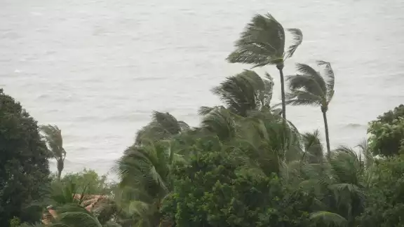 Aumentan a tres los muertos por la tormenta Karl