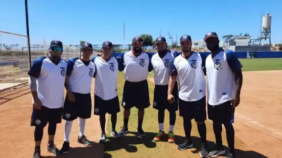 La novena de bengala comenzó este martes por la tarde el llamado “Spring Training” con la presencia de poco más de 40 peloteros La novena de bengala comenzó este martes por la tarde el llamado “Spring Training” con la presencia de poco más de 40 peloteros