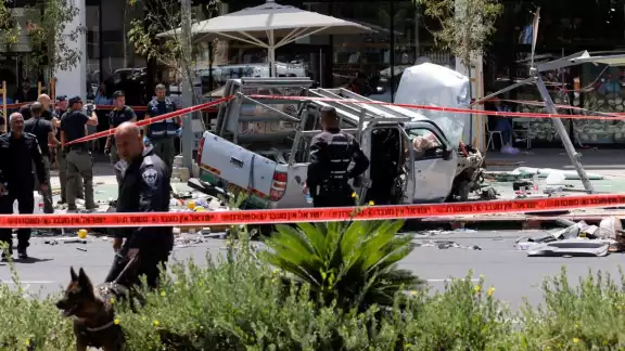 Peritos y elementos de la Policía se encuentran desplegados en la zona para iniciar las averiguaciones
Peritos y elementos de la Policía se encuentran desplegados en la zona para iniciar las averiguaciones