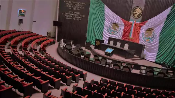 El gobernador del Estado de Quintana Roo solicitó la autorización del Congreso Local para pedir los financiamientos El gobernador del Estado de Quintana Roo solicitó la autorización del Congreso Local para pedir los financiamientos