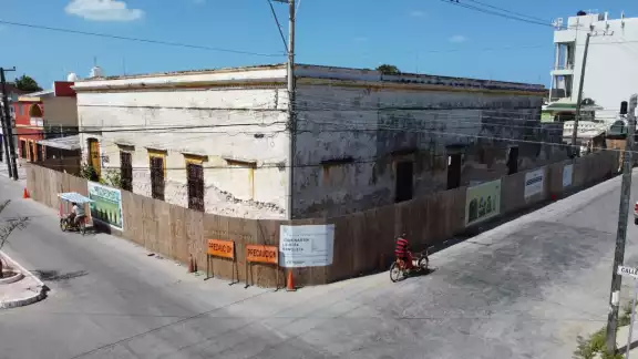 El INAH asegura que si cumplió con la orden del juez, por lo que ya no trabajan al interior del inmueble El INAH asegura que si cumplió con la orden del juez, por lo que ya no trabajan al interior del inmueble