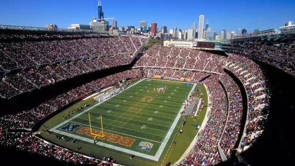 Dolphins amargan el récord de yardas a la carrera de Justin Fields y Bears Dolphins amargan el récord de yardas a la carrera de Justin Fields y Bears