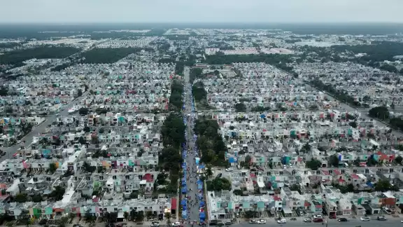 Vecinos indicaron que se han comunicado a la línea de la CFE, pero que aún no ha sido atendido el reporte de la falla en el servicio de luz