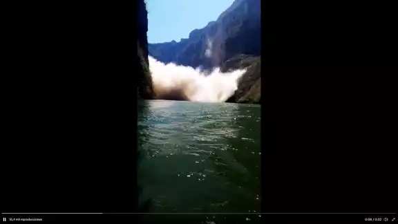 Una pared de tierra y rocas se desprendió del sitio Una pared de tierra y rocas se desprendió del sitio