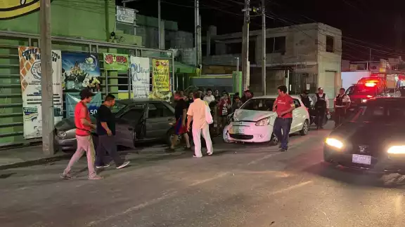 El conductor del auto que provocó la carambola estaba ebrio El conductor del auto que provocó la carambola estaba ebrio
