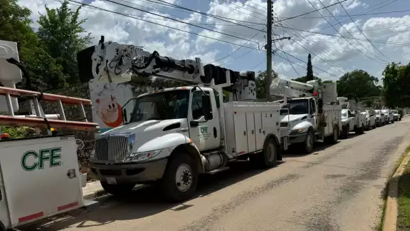 La CFE dejará un equipo permanente de atención en la Península de Atasta para resolver las constantes fallas eléctricas. La CFE dejará un equipo permanente de atención en la Península de Atasta para resolver las constantes fallas eléctricas.