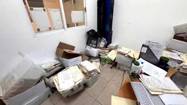 Trabajadores de la Fiscalía General del Estado de Quintana Roo denuncian malas condiciones en oficinas de Chetumal.