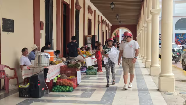 Productores de Sembrando Vida realizaron tianguis en Champotón y Hopelchén.