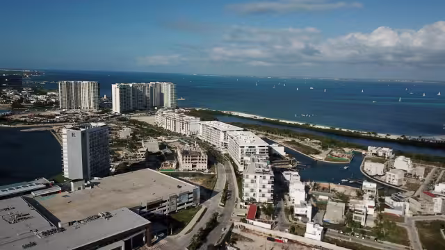 La ciudad de Cancún sufrió su primer cambio radical después del paso del Huracán Gilberto en 1988