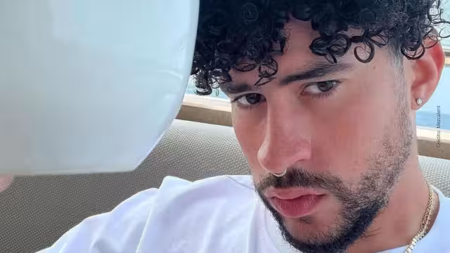 Bad Bunny reaparece en redes con una atrevida fotografía